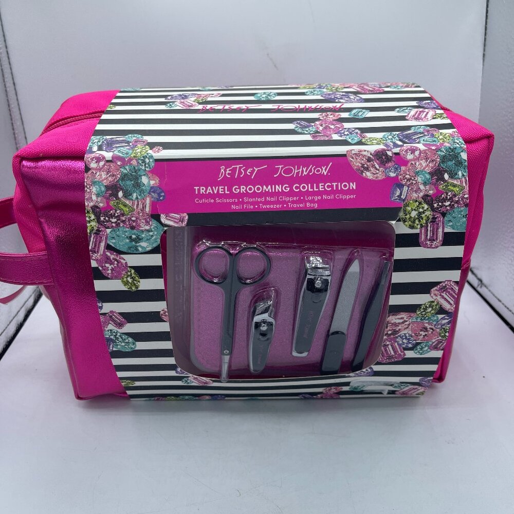 💖 Brand New Betsey Johnson Travel Grooming Kit 💖